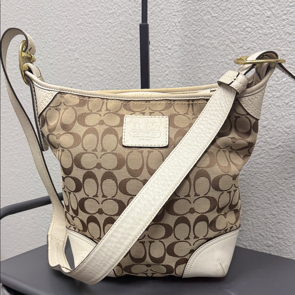 Vintage Coach Tan and Cream Bleeker Buckle Signature Crossbody Bucket Bag